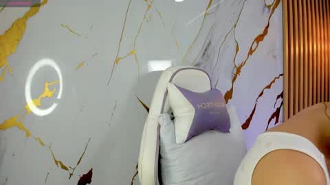 Snapshot of meridacute_ chatting on October 21, 8:09 pm meridacute_ online show from October 21, 8:09 pm