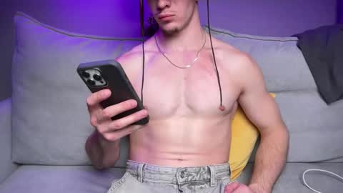 Snapshot of merlin07299 chatting on October 4, 12:19 am merlin07299 online show from October 4, 12:19 am