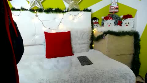 Merlina online show from December 6, 9:13 pm