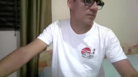 Snapshot of mersao chatting on October 26, 10:25 pm Nerd Latino online show from October 26, 10:25 pm