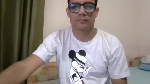 Snapshot of mersao chatting on October 28, 1:31 am Nerd Latino online show from October 28, 1:31 am