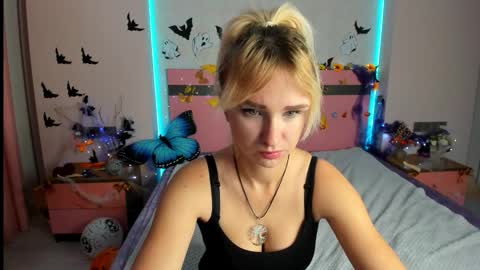 merymidnight online show from October 24, 6:21 am