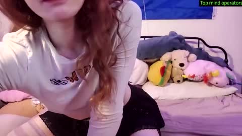 Snapshot of mesmerized_mowo chatting on March 4, 10:27 pm mesmerized_mowo online show from March 4, 10:27 pm