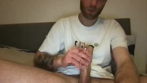 Snapshot of messageme11 chatting on February 24, 10:36 pm messageme11 online show from February 24, 10:36 pm