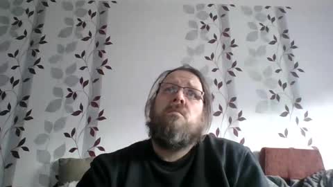 Snapshot of metallbuddy chatting on December 8, 9:57 am ask me online show from December 8, 9:57 am