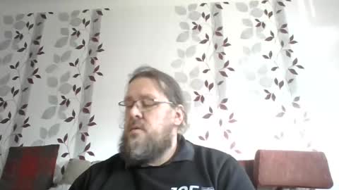 Snapshot of metallbuddy chatting on February 4, 10:32 am ask me online show from February 4, 10:32 am