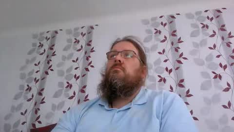 Snapshot of metallbuddy chatting on October 2, 7:37 am ask me online show from October 2, 7:37 am