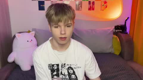 Arthur online show from April 21, 8:34 pm