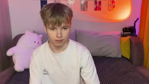 Arthur online show from April 23, 8:22 pm