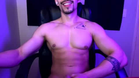 Snapshot of mettew22cm chatting on March 6, 2:51 am mettew22cm online show from March 6, 2:51 am