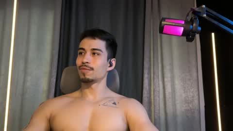 Snapshot of mettew22cm chatting on December 1, 7:41 pm mettew22cm online show from December 1, 7:41 pm