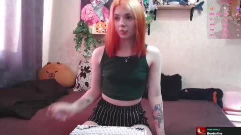 Snapshot of mevis_li chatting on November 8, 3:18 am Mavis online show from November 8, 3:18 am