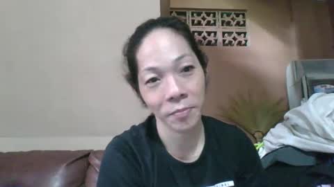 Snapshot of mfccalax33 chatting on December 10, 6:11 am i e h c i R online show from December 10, 6:11 am