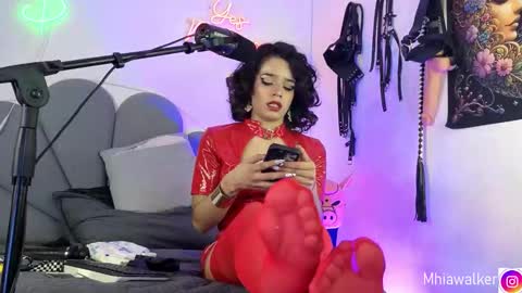 Snapshot of mhiacorleone chatting on October 10, 9:08 am Mistress Corleone online show from October 10, 9:08 am