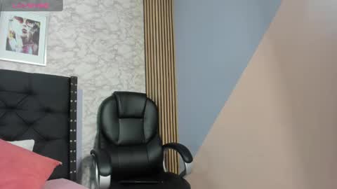 Snapshot of mhonikabelucci__1 chatting on January 19, 4:36 pm Mhonika online show from January 19, 4:36 pm