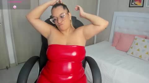 Snapshot of mhonikabelucci__1 chatting on October 2, 12:12 pm Mhonika online show from October 2, 12:12 pm