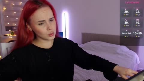 Snapshot of mi_cherry chatting on January 6, 9:43 pm Alice online show from January 6, 9:43 pm