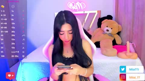 Snapshot of mia77_ chatting on September 21, 4:14 am Mia online show from September 21, 4:14 am