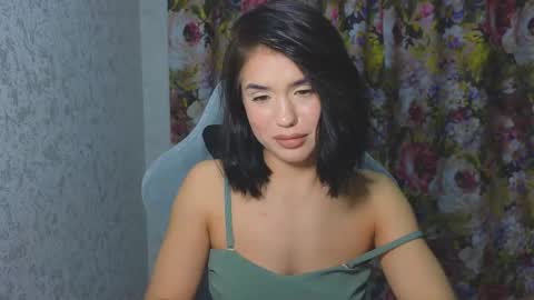 Snapshot of mia___lunaa chatting on November 22, 7:13 pm Mia online show from November 22, 7:13 pm