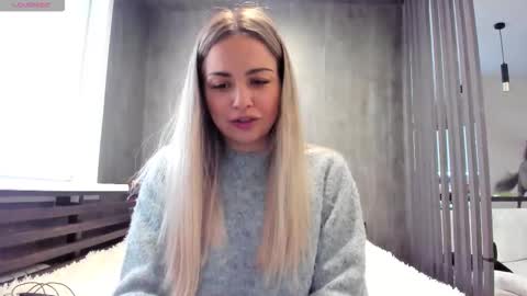 Snapshot of mia___mur chatting on November 8, 5:18 am Mia online show from November 8, 5:18 am