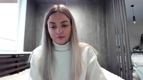 Snapshot of mia___mur chatting on November 11, 2:22 am Mia online show from November 11, 2:22 am