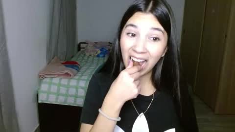 Mia online show from October 8, 1:03 am
