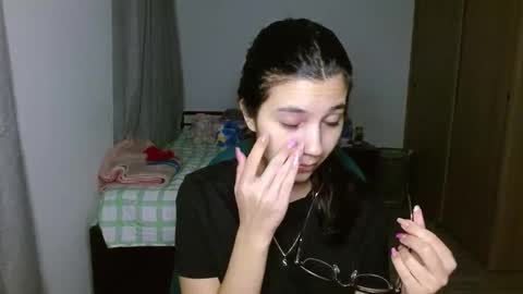 Mia online show from October 21, 1:39 am