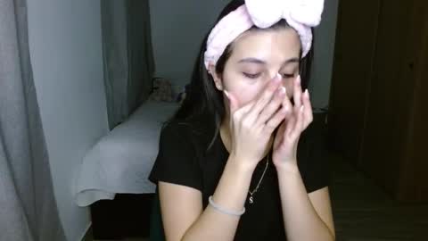 Mia online show from November 11, 4:34 am