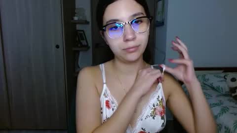 Mia online show from December 4, 2:10 am