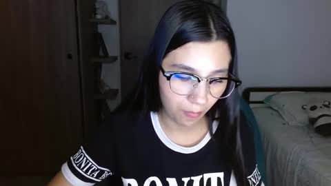 Mia online show from March 18, 2:37 am