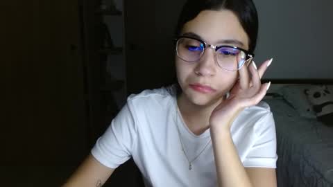 Mia online show from March 21, 3:22 am