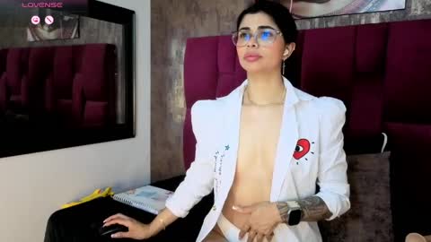 Mia online show from March 27, 12:27 pm