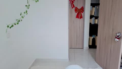 Snapshot of mia_adams66 chatting on December 14, 5:40 pm Mia adams online show from December 14, 5:40 pm