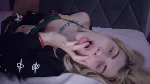 mia_angel online show from November 4, 4:33 am