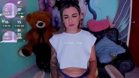 Mia online show from March 1, 8:00 pm