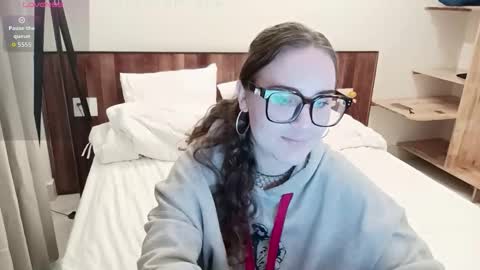 Snapshot of mia_boone chatting on October 3, 2:19 am mia_boone online show from October 3, 2:19 am