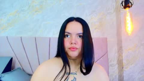 Mia  online show from May 22, 12:11 pm