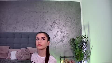 Snapshot of mia_carter99 chatting on December 3, 10:40 pm Freya Allen online show from December 3, 10:40 pm