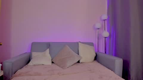 Sarah Luna online show from April 9, 12:10 pm