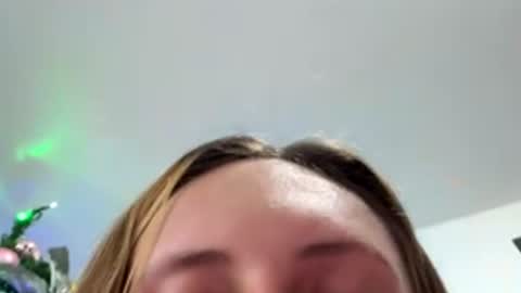 Snapshot of mia_dca chatting on December 17, 1:44 am mia_dca online show from December 17, 1:44 am