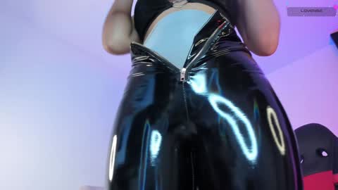 Snapshot of mia_depp chatting on February 2, 10:28 pm Mia online show from February 2, 10:28 pm