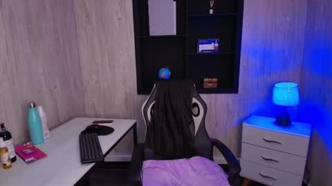 mia_esposito2 online show from November 28, 3:53 am