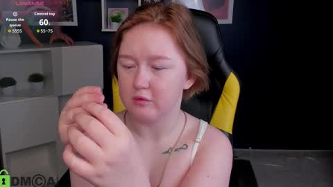 Mia online show from November 8, 3:18 am