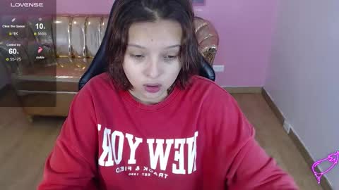 Mia online show from November 26, 1:12 pm