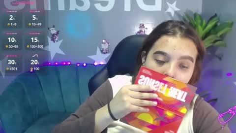 Mia online show from December 14, 12:54 pm