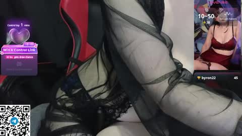 Snapshot of mia_g0ld chatting on February 3, 10:11 pm Golden ones online show from February 3, 10:11 pm