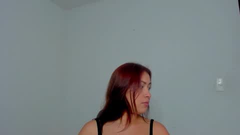 Snapshot of mia_garcia2 chatting on November 27, 10:01 pm MIA online show from November 27, 10:01 pm