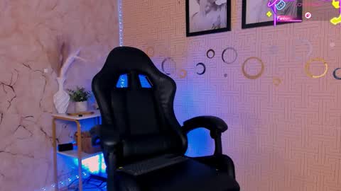 Mia online show from February 26, 12:20 am