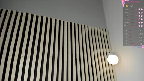 Snapshot of mia_holson chatting on December 21, 2:15 pm I am Mia online show from December 21, 2:15 pm