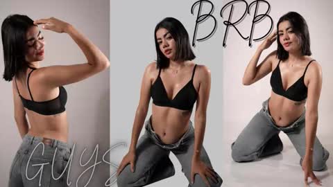 Snapshot of mia_kisses2 chatting on October 31, 2:56 am Mia online show from October 31, 2:56 am